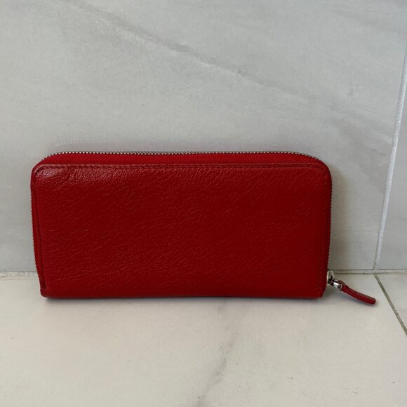TUMI Red Leather Zip-Around Continental Wallet - Picture 2 of 9